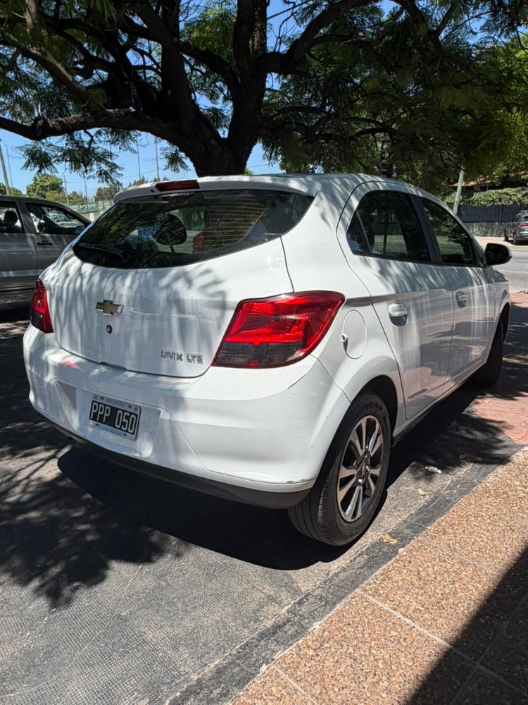 Chevrolet ONIX 1.4 LTZ — foto 6